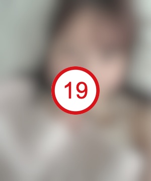 여행 중 호텔에서 찍은 아이하라 모모 셀카 사진 - 성인인증 후 확인